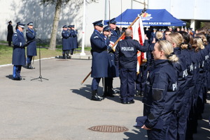 Policjanci w trakcie ślubowania.