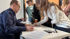 Podpisanie listy przez uczestników.