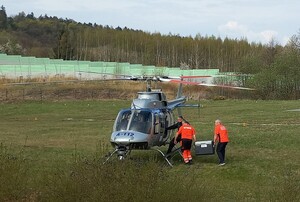 Policyjny helikopter.