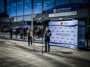 Policjanci na festiwalu służb mundurowych.