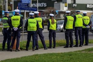 Policjanci biorący udział w konkursie.