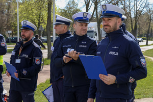 Policjanci ruchu drogowego.