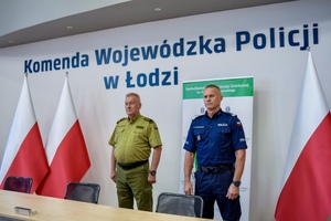 Komendant Wojewódzki Policji Komendant Straży Granicznej, flagi Polski.