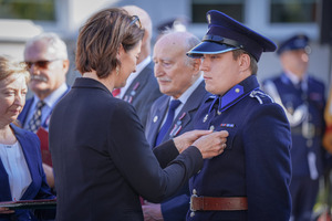 Wręczenie medalu.