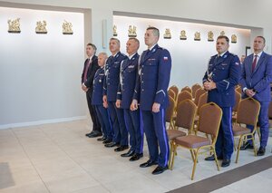 Policjanci podczas mszy świętej.