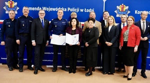 Zaproszeni goście na wspólnym zdjęciu.