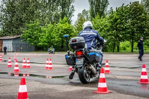 Policjanci podczas konkurencji