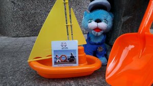 policyjna maskotka z misiem uszatkiem