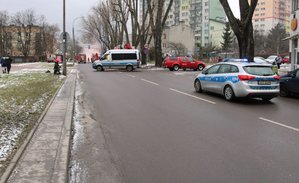 Policja  i straż pożarna na miejscu wybuchu gazu.