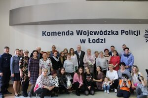 Grupowe zdjęcie uczestników.