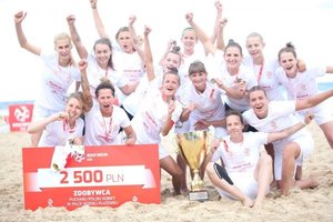 zawodniczki podczas Pucharu Polski w beach soccerze.