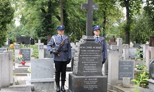 na zdjęciu policjanci.