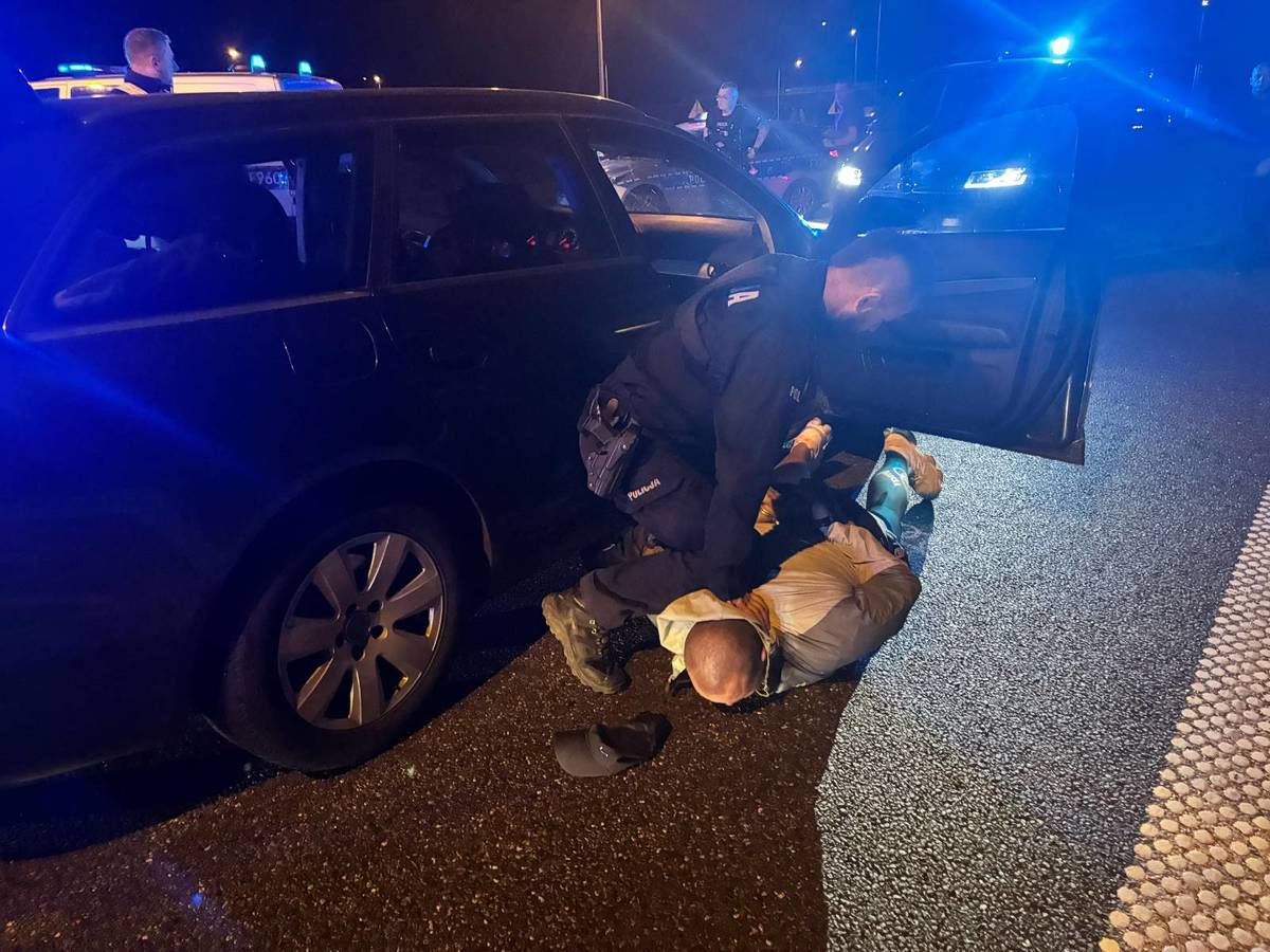 Zatrzymanie dwóch obywateli Rosji podejrzanych o zabójstwo – działania łódzkiej policji na autostradzie A2