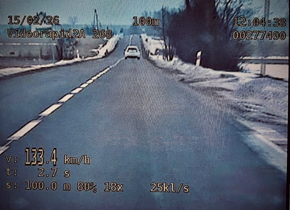 widok z kamery wideorejestratora.