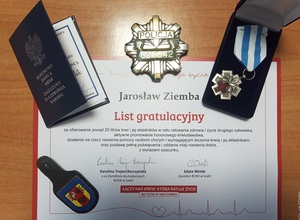odznaka Honorowy dawca Krwi - Zasłużony dla Zdrowia Narodu.