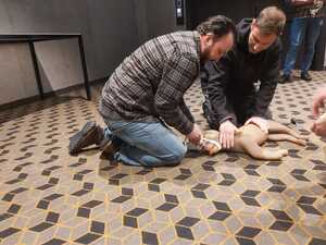 Udzielenie pierwszej pomocy psu.