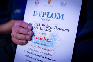 Dyplom.