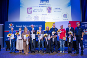 Przedstawiciele samorządu oraz sponsorzy otrzymali podziękowania.
