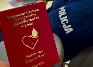 Książeczka honorowego dawcy krwi.