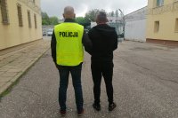 policjant prowadzący zatrzymanego
