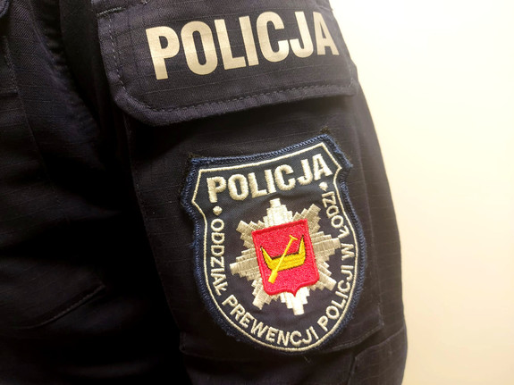 oznaczenie na policyjnym mundurze OPP w Łodzi