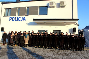 Uczniowie klas policyjnych z Kadrą Kierowniczą piotrkowskiej jednostki