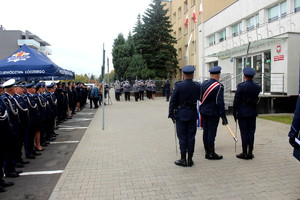 Uroczystość odsłonięcia tablicy upamiętniającej funkcjonariuszy Policji Państwowej II RP - ofiar sowieckich i niemieckich represji.