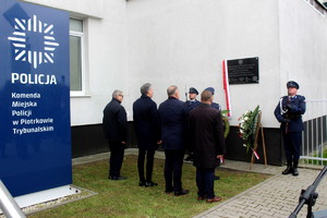 Uroczystość odsłonięcia tablicy upamiętniającej funkcjonariuszy Policji Państwowej II RP - ofiar sowieckich i niemieckich represji.