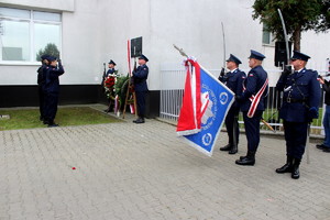 Uroczystość odsłonięcia tablicy upamiętniającej funkcjonariuszy Policji Państwowej II RP - ofiar sowieckich i niemieckich represji.