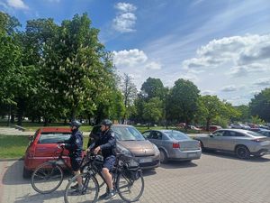 Policyjny patrol rowerowy.