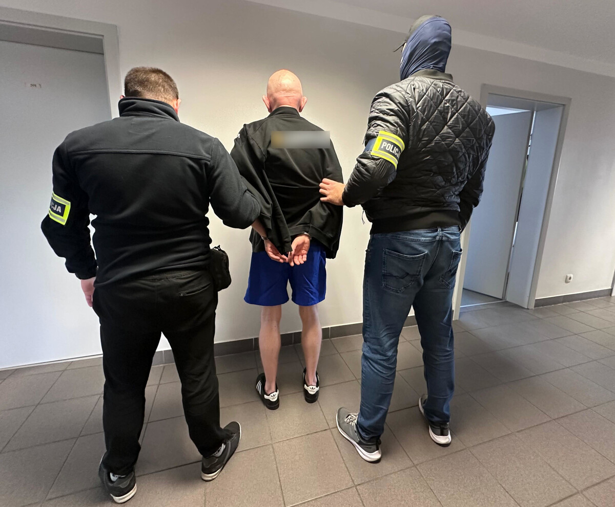 Podawał się za policjanta próbując kontrolować samochód kobiety