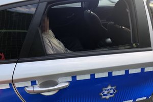 Sprawca siedzi w radiowozie