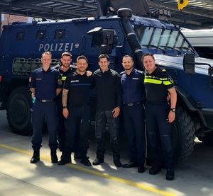 Łódzki policjant podczas Światowego Seminarium dla Młodych Policjantów w Austrii.