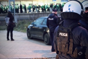 Funkcjonariusze z Oddziału Prewencji Policji w Łodzi podczas zabezpieczenia.