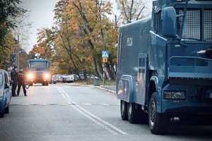 Funkcjonariusze z Oddziału Prewencji Policji w Łodzi podczas zabezpieczenia.