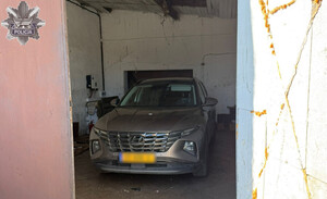 Odzyskany przez policjantów pojazd.