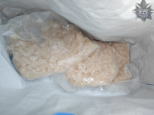 Zabezpieczone przez policjantów narkotyki.