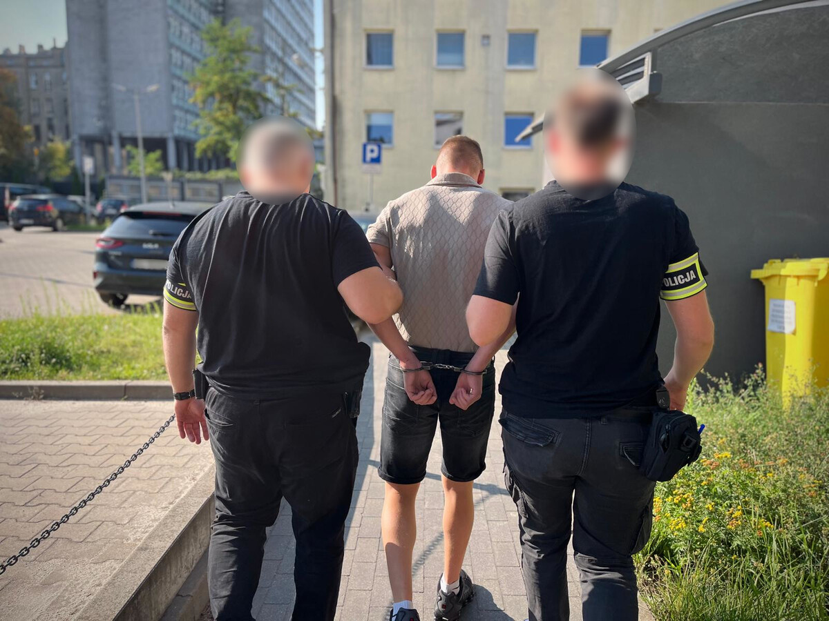 15-latek został zaatakowany podczas letniego wypoczynku, sprawcy usłyszeli zarzut pobicia na tle narodowościowym