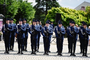 Policjanci z kompanii honorowej.