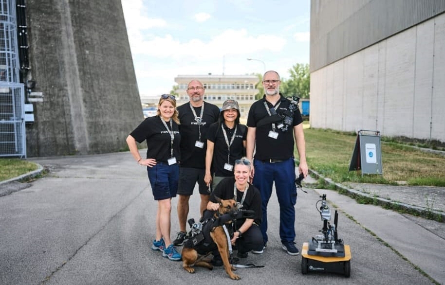 Pies, robot, naukowiec i policjantka – technologiczna rewolucja rodem ze Skierniewic