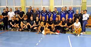 Duża grupa ludzi.
