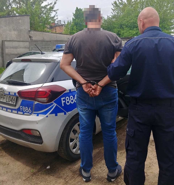 zatrzymany przez policjantów mężczyzna, który spowodował ciężki uszczerbek na zdrowiu u pokrzywdzonego