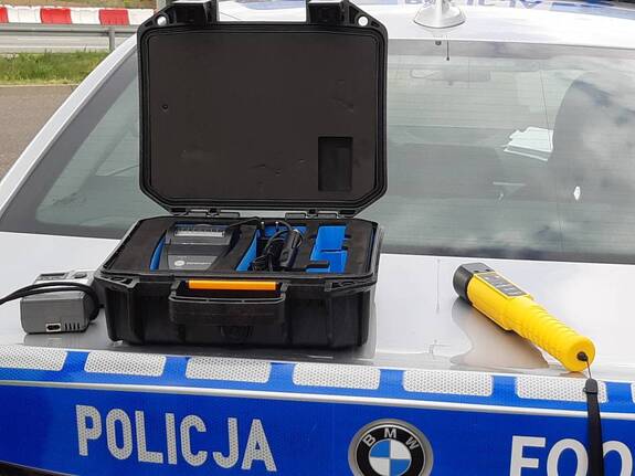 Policyjny alkomat.
