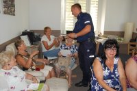 dzielnicowi na spotkaniu z seniorami