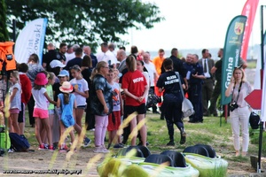 uczestnicy otwarcia sezonu wodnego 2022 nad Zalewem Sulejowskim