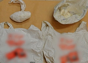 Narkotyki zabezpieczone w foliowych torbach