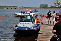 Przejście Wojewody i Komendantów w rejon cumowania nowej łodzi policyjnej