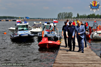 Po okolicznościowym przecięciu wstęgi przez Wojewodę Łódzkiego i Komendanta Wojewódzkiego Policji w Łodzi oraz przekazanie kluczyków od łodzi, tomaszowskiej Policji Wodnej przepłynięcie dwóch łodzi policyjnych po zbiorniku wodnym oraz powrót na plażę