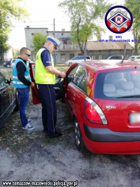 Policjanci z tomaszowskiej drogówki przy udziale pracowników Wojewódzkiego Ośrodka Ruchu Drogowego w Piotrkowie Trybunalskim prowadzą działania pod nazwą  jabłko czy cytryna oraz fotelik. Prowadzą kontrolę pojazdów oraz poprawności instalacji w pojazdach fotelików służących do przewożenia dzieci.