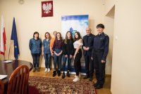Grupowe zdjęcie uczestników spotkania.